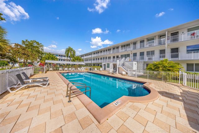 15610 NE 6th Ave 7D, Miami, FL 33162