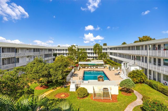 15610 NE 6th Ave 7D, Miami, FL 33162