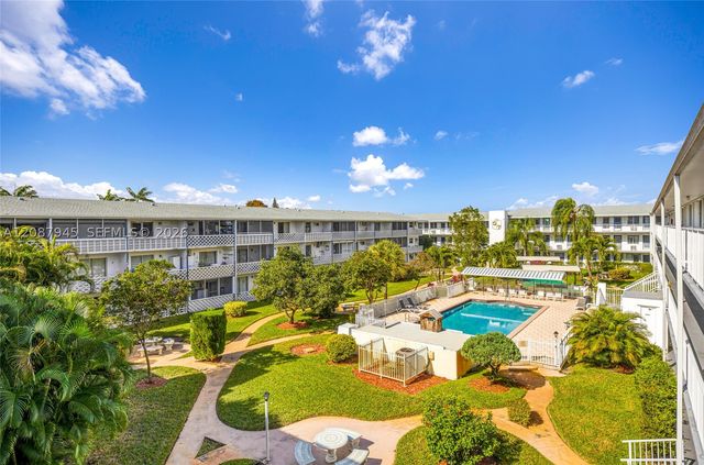 15610 NE 6th Ave 7D, Miami, FL 33162