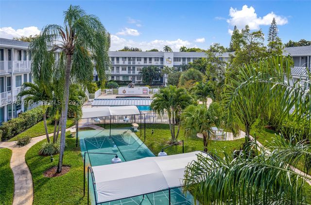 15610 NE 6th Ave 7D, Miami, FL 33162