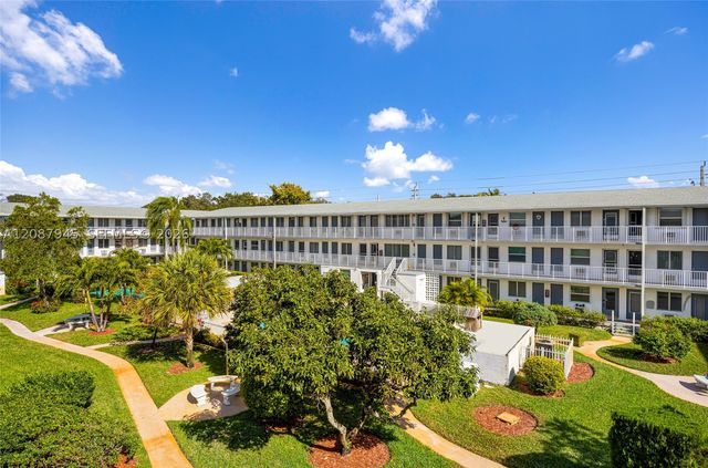 15610 NE 6th Ave 7D, Miami, FL 33162
