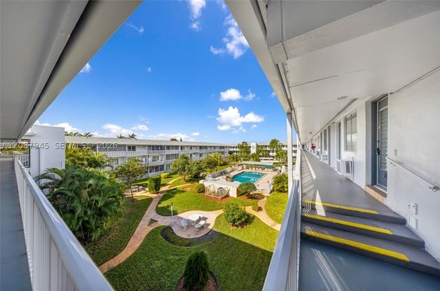15610 NE 6th Ave 7D, Miami, FL 33162