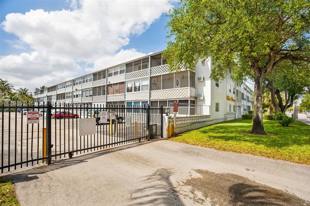 15610 NE 6th Ave 7D, Miami, FL 33162