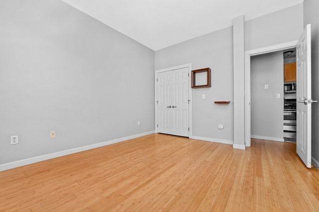 330 Summit Ave 305, Boston, MA 02135