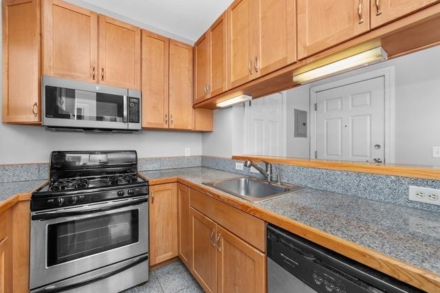 330 Summit Ave 305, Boston, MA 02135