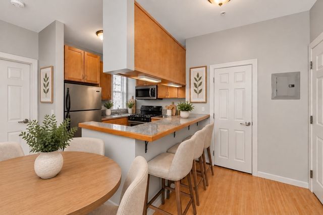 330 Summit Ave 305, Boston, MA 02135