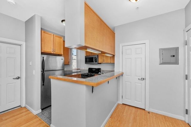 330 Summit Ave 305, Boston, MA 02135