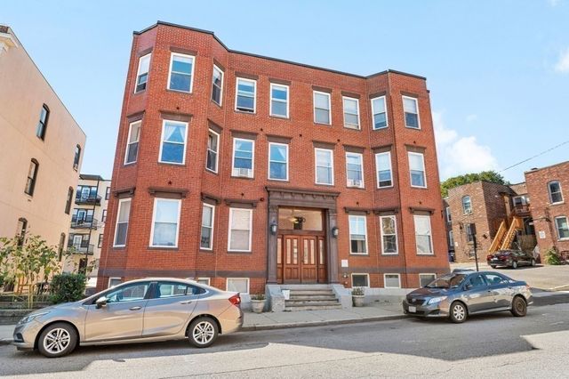 330 Summit Ave 305, Boston, MA 02135