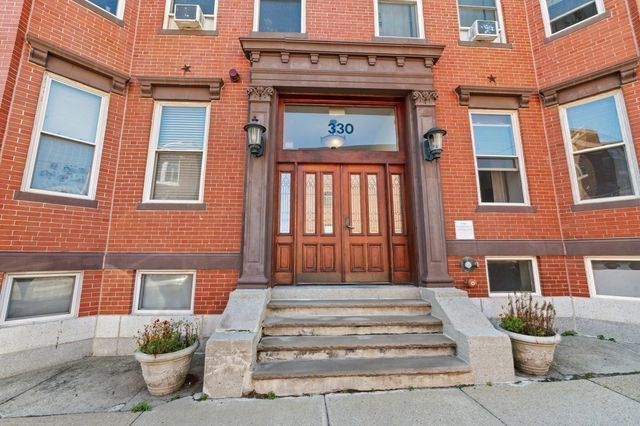 330 Summit Ave 305, Boston, MA 02135