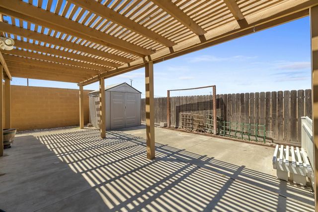 14901 Pueblo Dr, Manteca, CA 95336