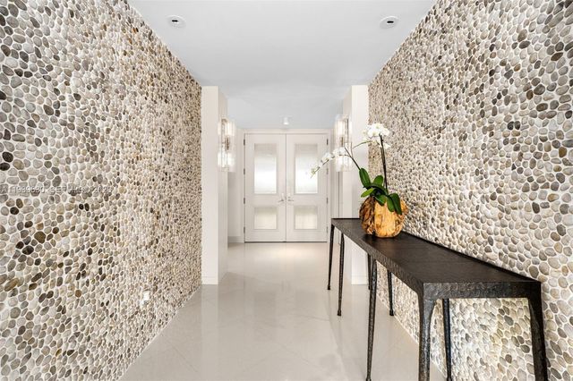 1425 Brickell Ave 56F, Miami, FL 33131