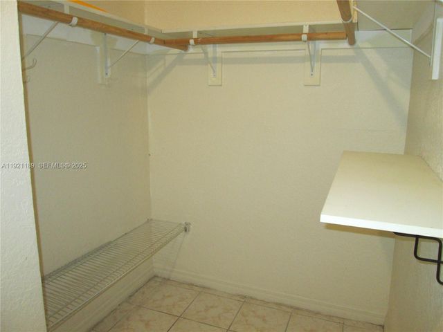 8001 W 6th Ave O, Hialeah, FL 33014