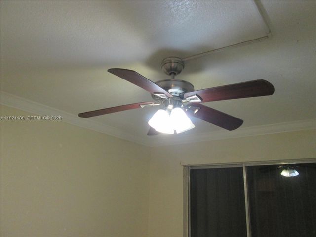 8001 W 6th Ave O, Hialeah, FL 33014