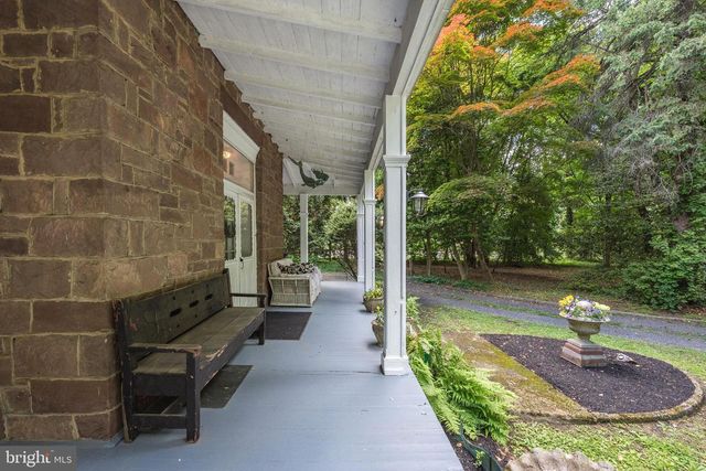 705 WOODLANE RD, Beverly, NJ 08010