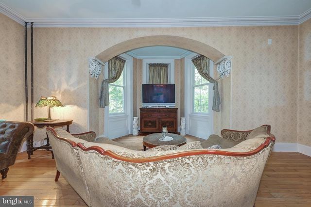 705 WOODLANE RD, Beverly, NJ 08010