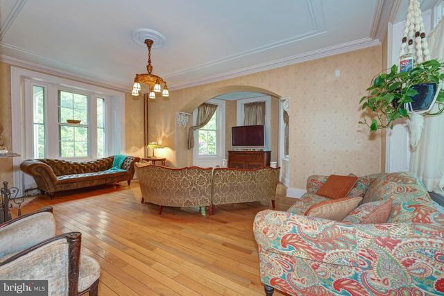 705 WOODLANE RD, Beverly, NJ 08010