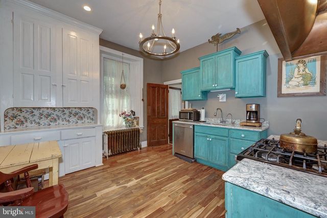 705 WOODLANE RD, Beverly, NJ 08010