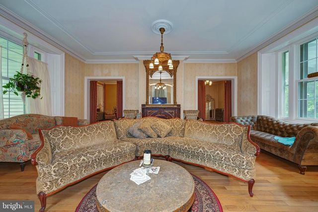 705 WOODLANE RD, Beverly, NJ 08010
