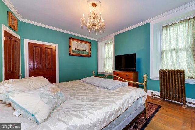 705 WOODLANE RD, Beverly, NJ 08010