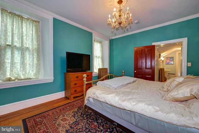 705 WOODLANE RD, Beverly, NJ 08010