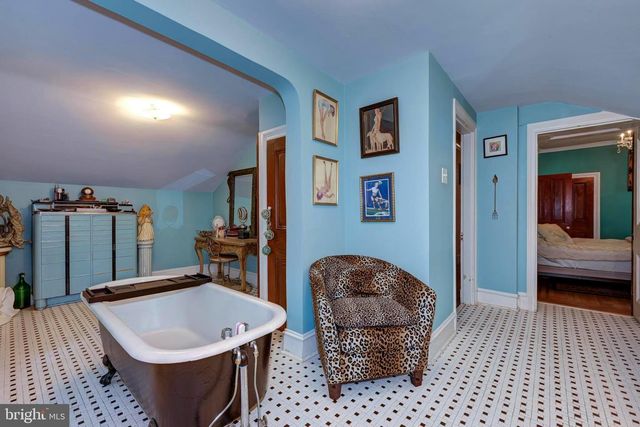 705 WOODLANE RD, Beverly, NJ 08010