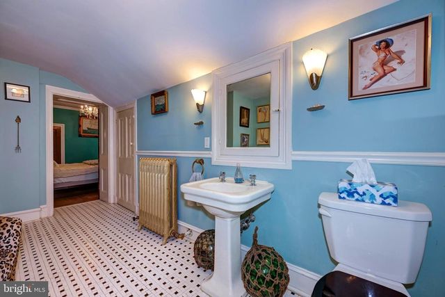 705 WOODLANE RD, Beverly, NJ 08010