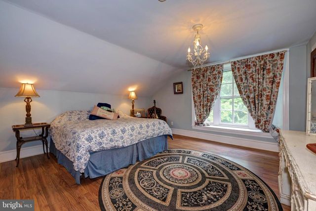 705 WOODLANE RD, Beverly, NJ 08010