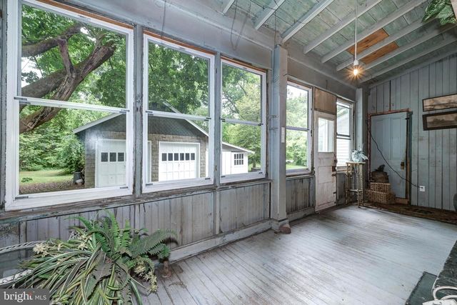 705 WOODLANE RD, Beverly, NJ 08010