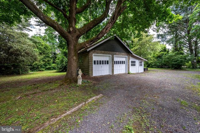 705 WOODLANE RD, Beverly, NJ 08010