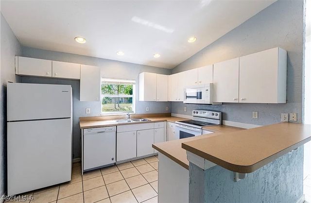 4716 1st ST SW, Lehigh Acres, FL 33973