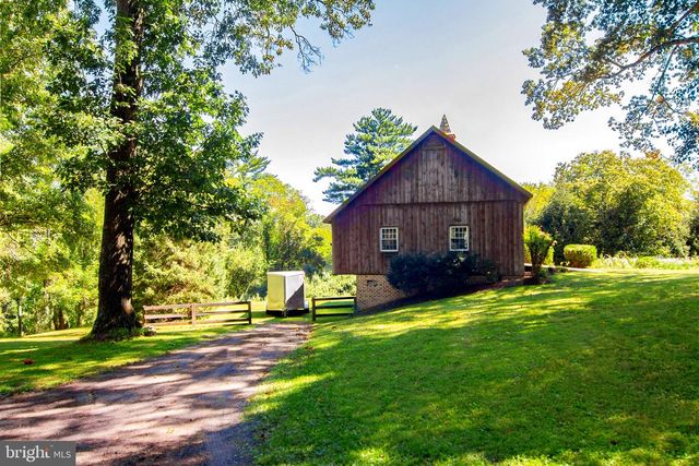 18603 FALLS RD, Hampstead, MD 21074