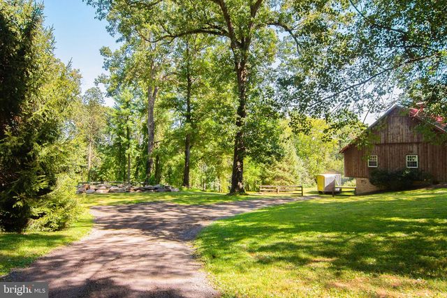 18603 FALLS RD, Hampstead, MD 21074