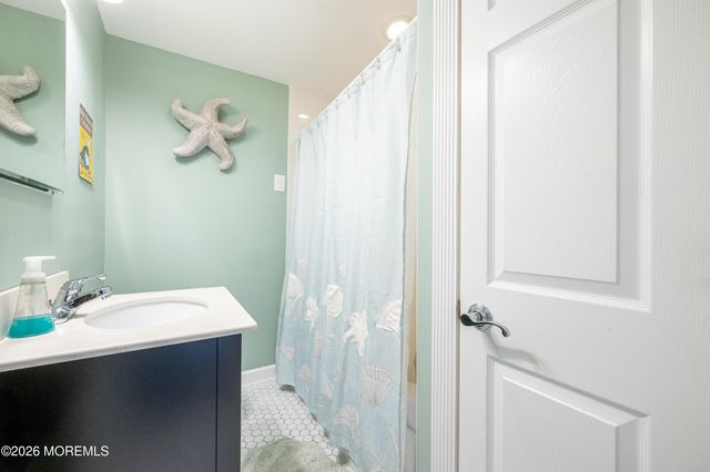 305 Aldo Drive, Toms River, NJ 08753