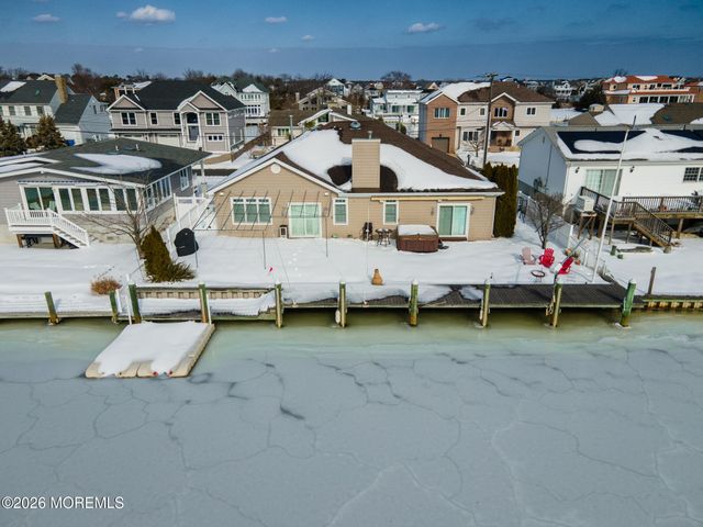 305 Aldo Drive, Toms River, NJ 08753