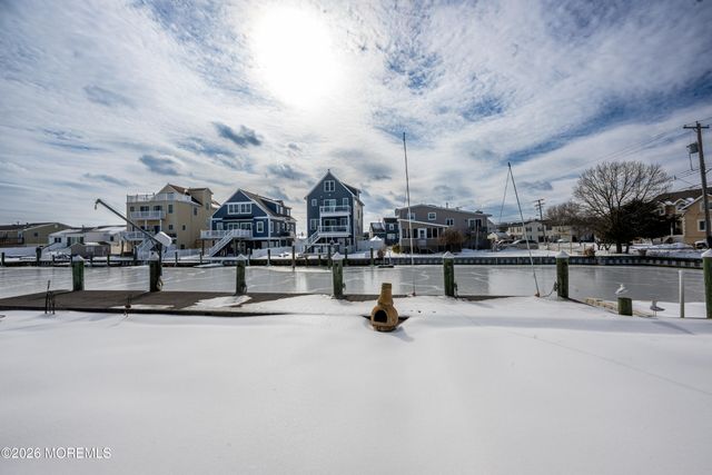 305 Aldo Drive, Toms River, NJ 08753