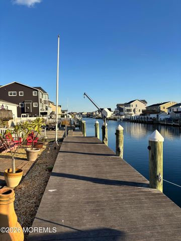 305 Aldo Drive, Toms River, NJ 08753