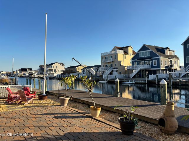 305 Aldo Drive, Toms River, NJ 08753