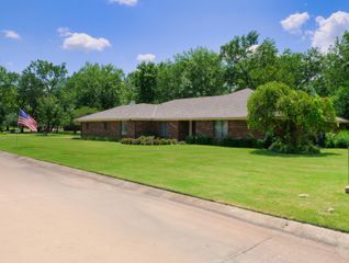 2101 Birnamwood Drive, Miami, OK 74354