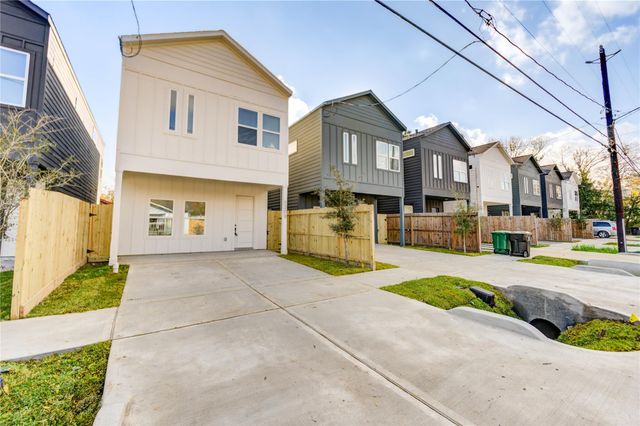 1207 Dewalt Street, Houston, TX 77088