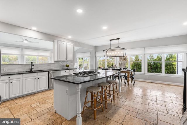 327 TWIN POND DR, West Chester, PA 19382