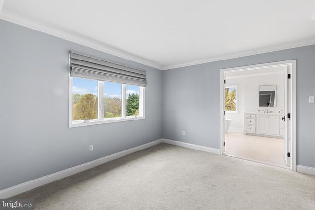 327 TWIN POND DR, West Chester, PA 19382