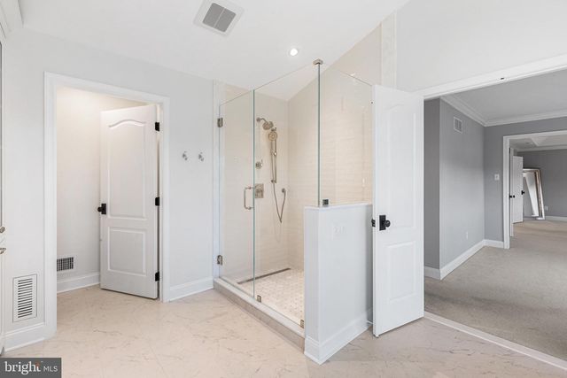 327 TWIN POND DR, West Chester, PA 19382