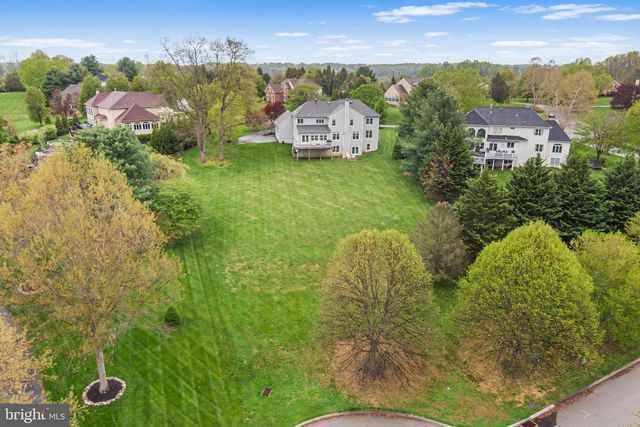 327 TWIN POND DR, West Chester, PA 19382