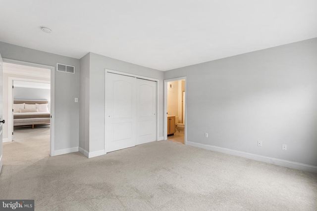 327 TWIN POND DR, West Chester, PA 19382