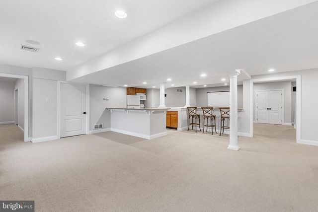 327 TWIN POND DR, West Chester, PA 19382