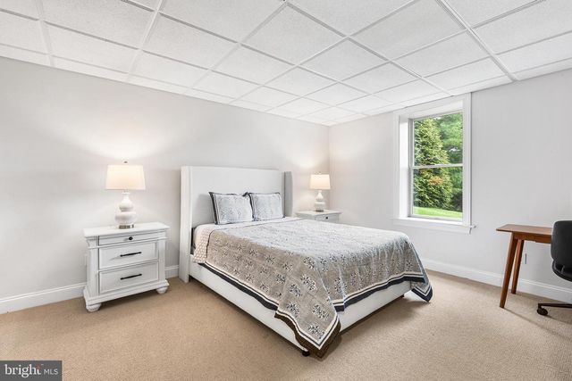327 TWIN POND DR, West Chester, PA 19382