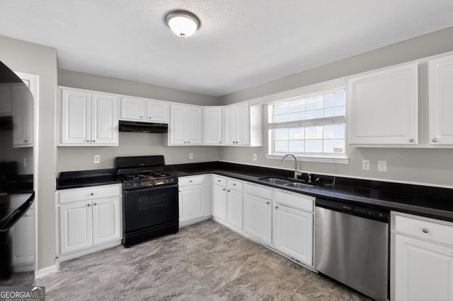 6436 Valerie Bluff, Lithonia, GA 30058