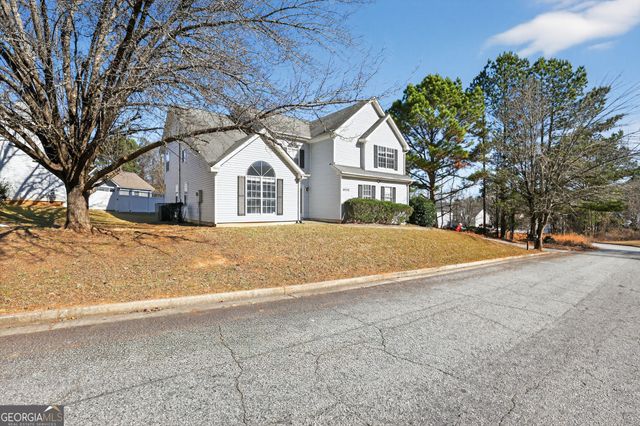 6436 Valerie Bluff, Lithonia, GA 30058