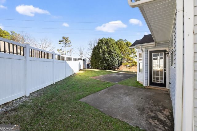 6436 Valerie Bluff, Lithonia, GA 30058