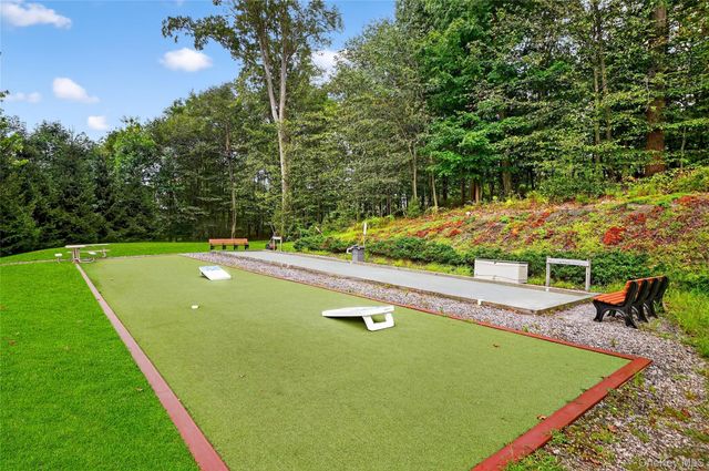 41 Michael Roberts Court, Pearl River, NY 10965